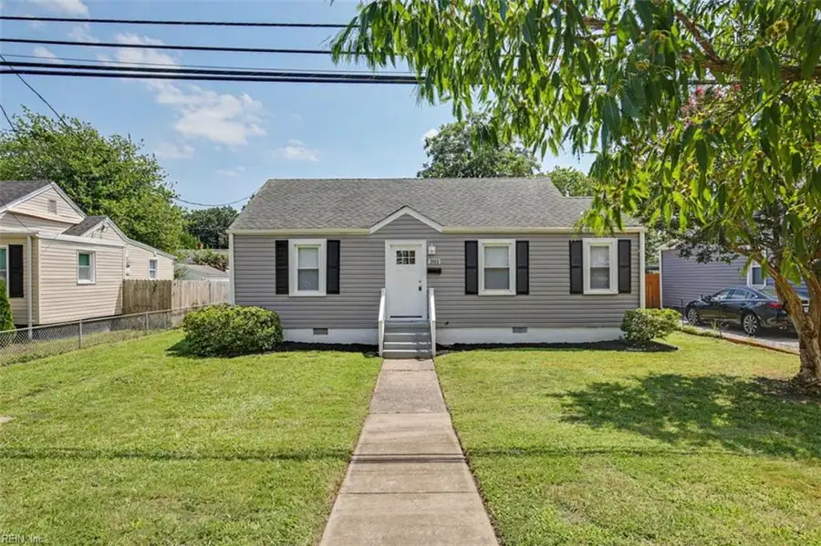 2112 E Pembroke Avenue, Hampton, VA 23664 - #2