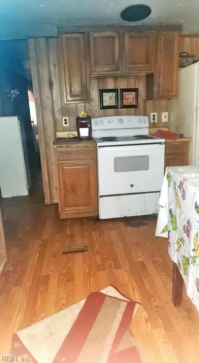 121 Knight Street, Wakefield, VA 23888 - #3