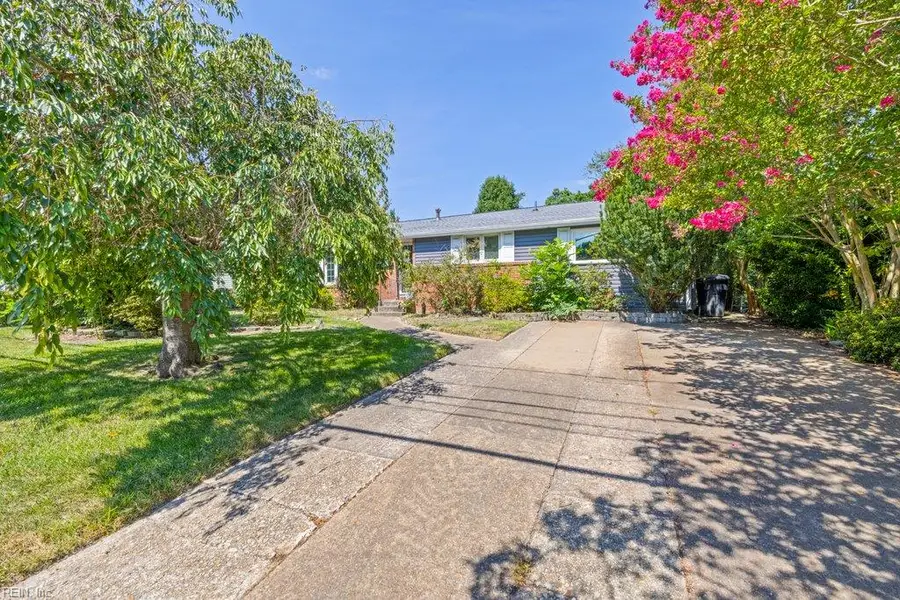 605 Aragona Boulevard, Virginia Beach, VA 23462 - #2