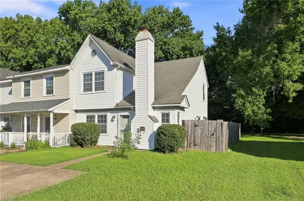 1940 Woodgate Arch #A, Chesapeake, VA 23320