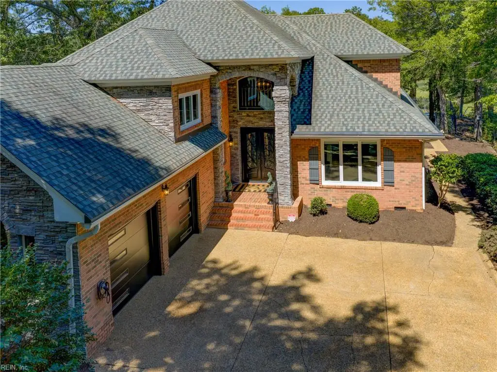 208 Mariners Circle, Smithfield, VA 23430 - #1