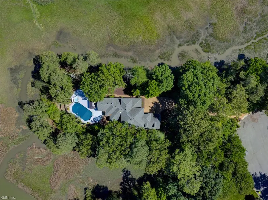 208 Mariners Circle, Smithfield, VA 23430 - #2
