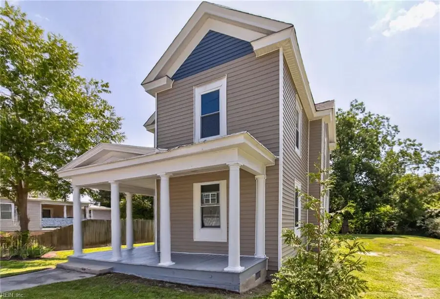 311 W 1st Avenue, Franklin, VA 23851 - #3