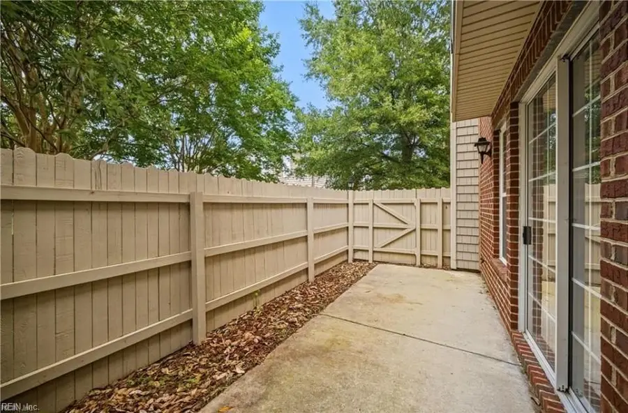 1033 Farrcroft Way, Virginia Beach, VA 23455 - #3