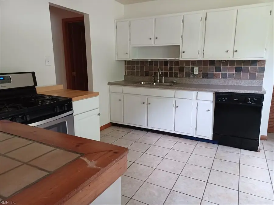 1403 Salton Drive, Chesapeake, VA 23325 - #2