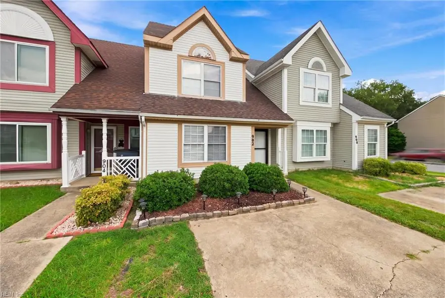 902 Pocahontas Court, Smithfield, VA 23430 - #2