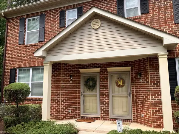 322 Holyoke Lane, Chesapeake, VA 23320