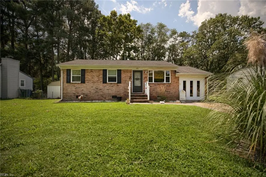 220 Larissa Drive, Newport News, VA 23601 - #2