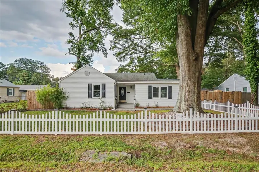 712 Paul Street, Newport News, VA 23605 - #2