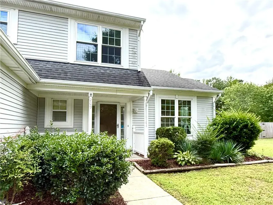 209 Springbrook Lane, Chesapeake, VA 23320 - #2