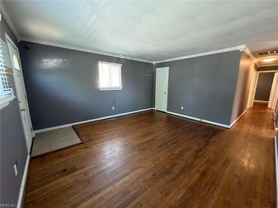 216 W Kelly Avenue, Hampton, VA 23663 - #3