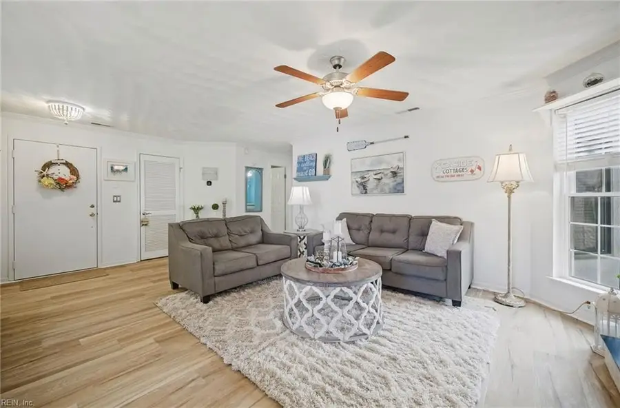 409 Harbour Point #204, Virginia Beach, VA 23451 - #3