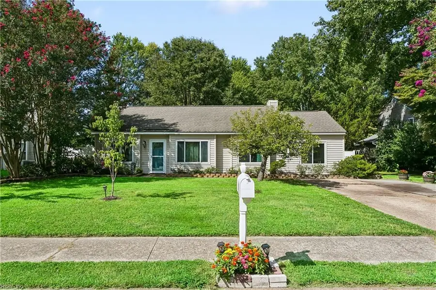 135 Springdale Way, Hampton, VA 23666 - #3