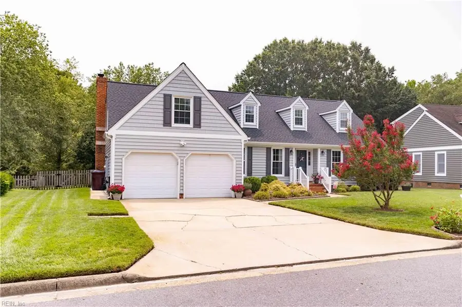 419 Granada Drive, Chesapeake, VA 23322 - #2