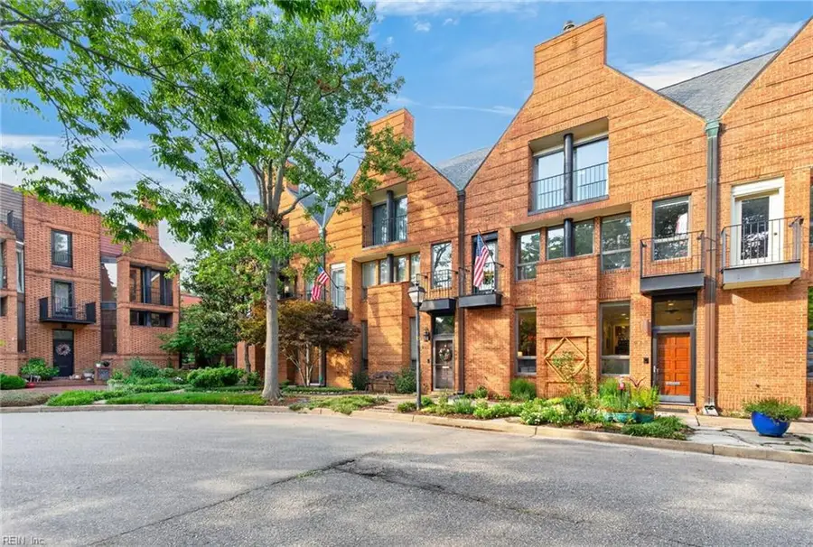 915 Botetourt Gardens, Norfolk, VA 23507 - #2