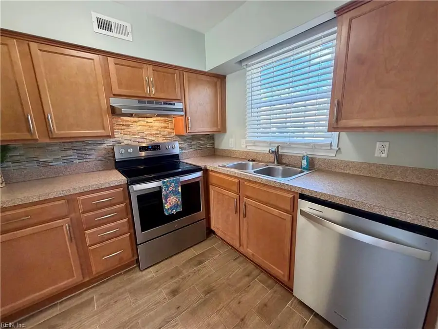 887 Elizabeth Court, Virginia Beach, VA 23451 - #3