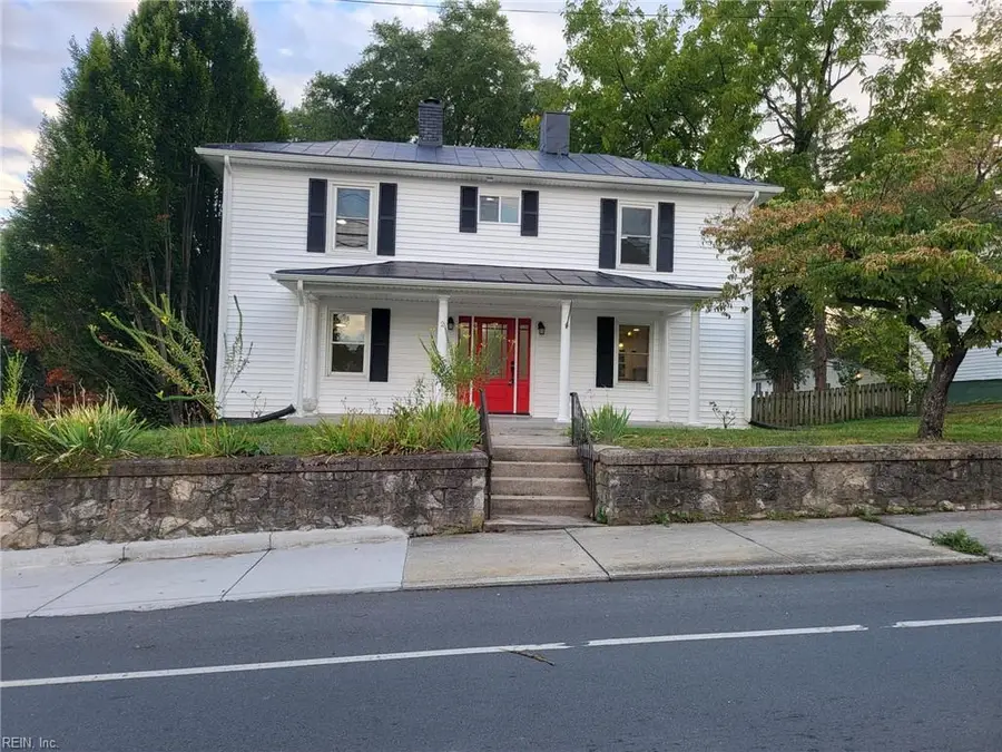 1202 W Beverley Street, Staunton, VA 99999 - #2