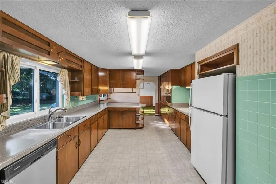 4841 Princess Anne Road, Virginia Beach, VA 23462 - #3