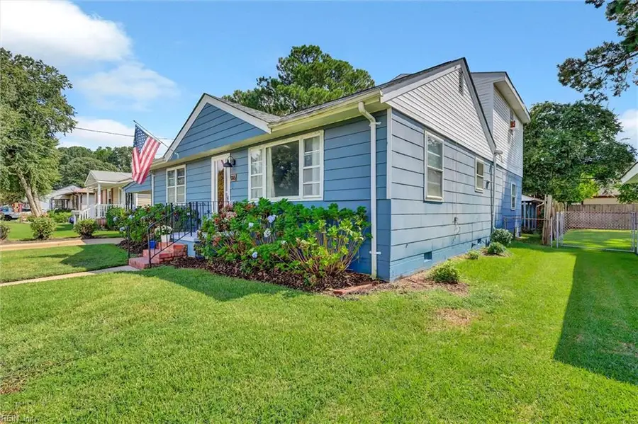 916 Redstart Avenue, Chesapeake, VA 23324 - #3