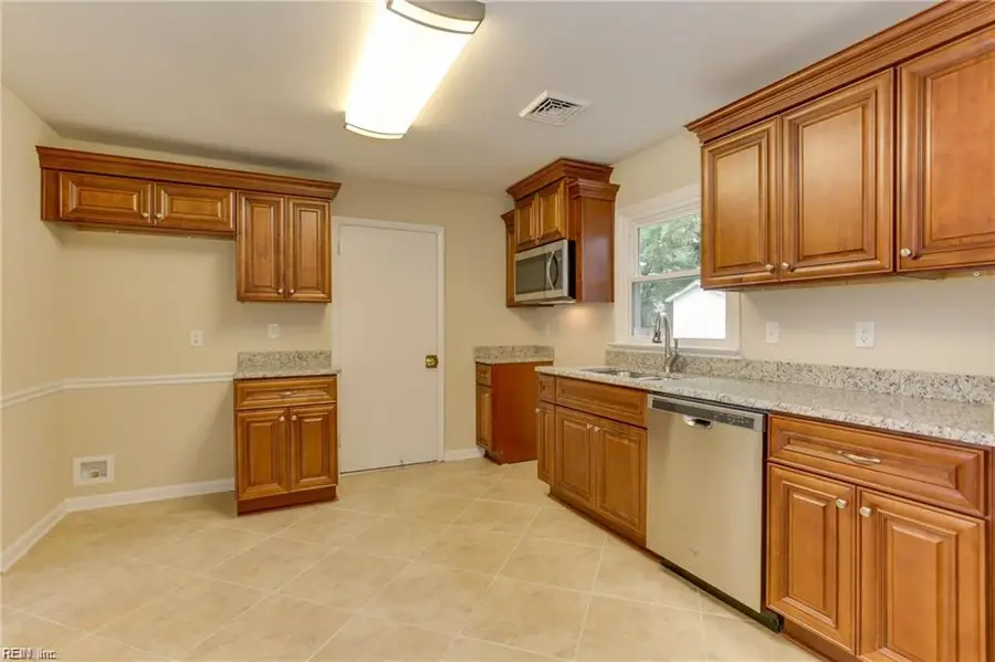 925 South Avenue, Newport News, VA 23605 - #3