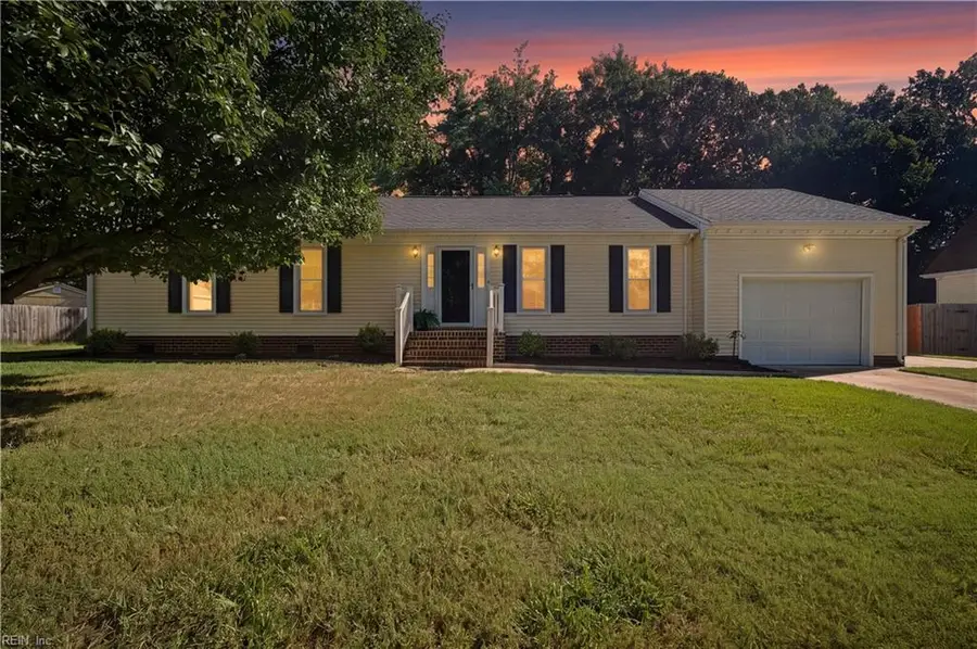 832 Woodrow Court, Chesapeake, VA 23322 - #2