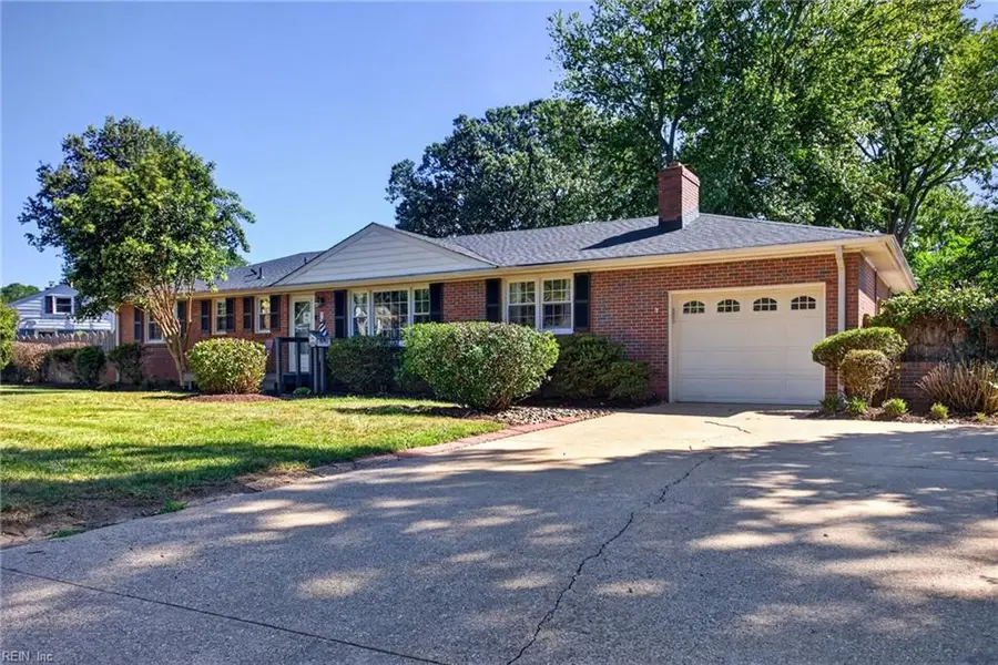 832 Brooke Road, Virginia Beach, VA 23454 - #3