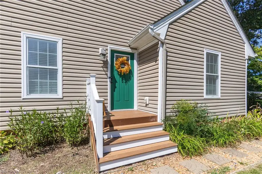 657 Johnson Street, Virginia Beach, VA 23452 - #3