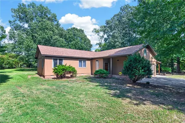 1673 Pine Tree Drive, Gloucester Point, VA 23062