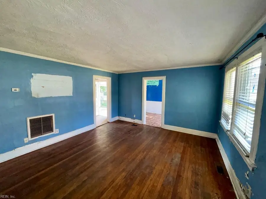 117 E Chester Street, Norfolk, VA 23503 - #3