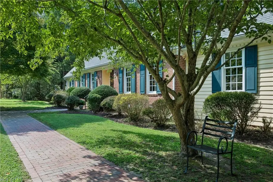 285 E Queens Drive, Williamsburg, VA 23185 - #3