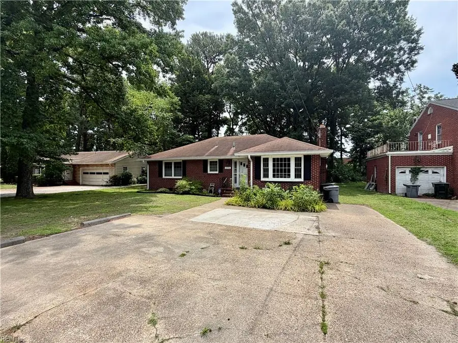 1452 E Pembroke Ave, Hampton, VA 23663 - #2