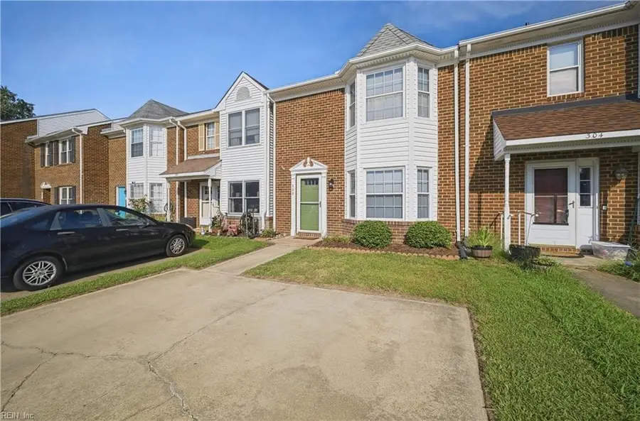 302 Fairfax Terrace, Chesapeake, VA 23320 - #3
