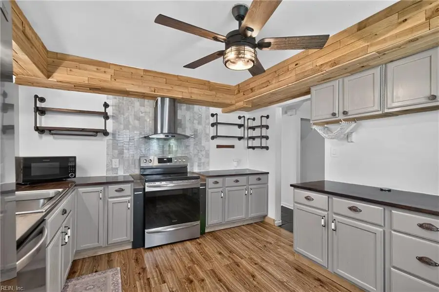 732 Roosevelt Avenue, Virginia Beach, VA 23452 - #3