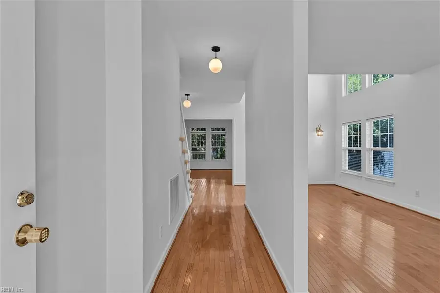 949 Oakland Avenue, Virginia Beach, VA 23454 - #3