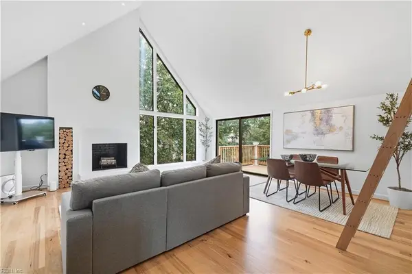 696 Mowbray Arch #250, Norfolk, VA 23507