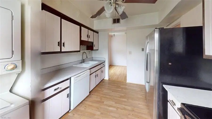 3211 Clover Hill Drive, Portsmouth, VA 23703 - #3