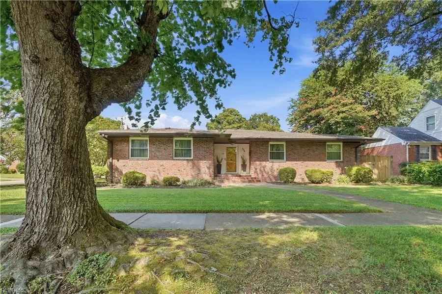 526 Butterworth Street, Norfolk, VA 23505 - #3