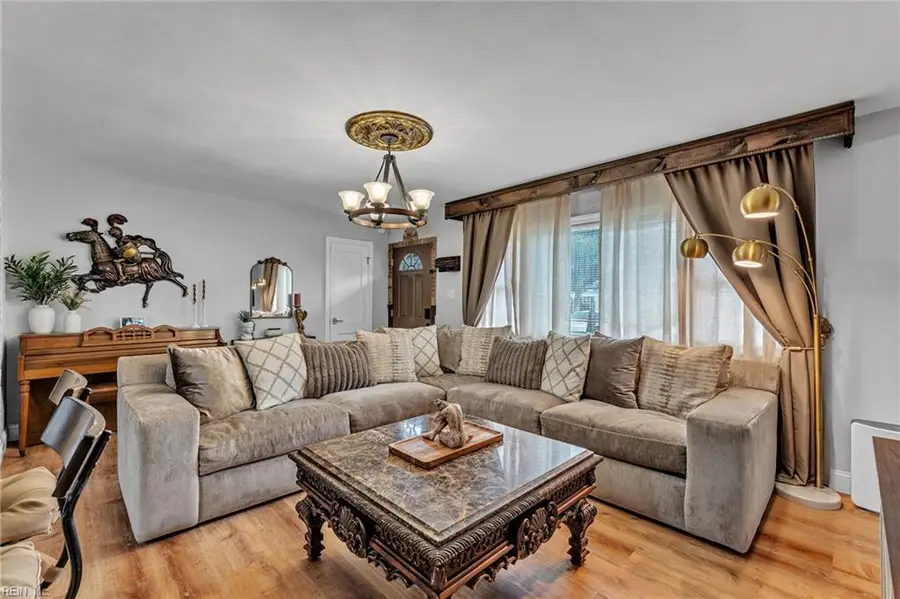 2733 Mapleton Avenue, Norfolk, VA 23504 - #3