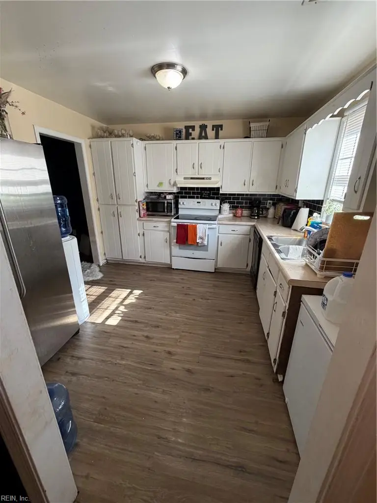 14541 Old Courthouse Way #E, Newport News, VA 23608 - #3