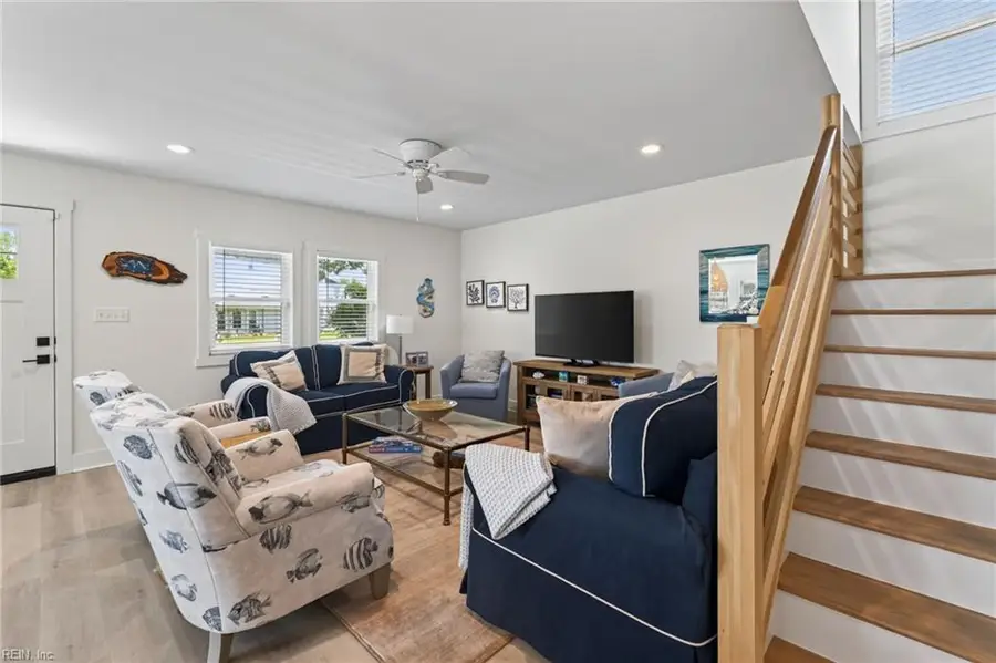 408 Hobart Avenue, Virginia Beach, VA 23451 - #2