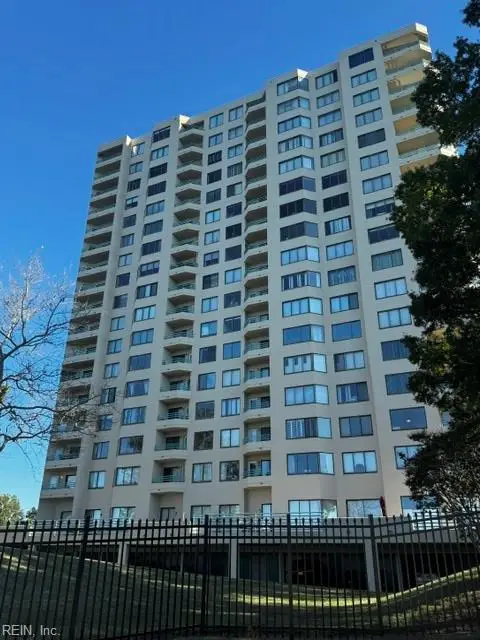 7501 River Road #11D, Newport News, VA 23607