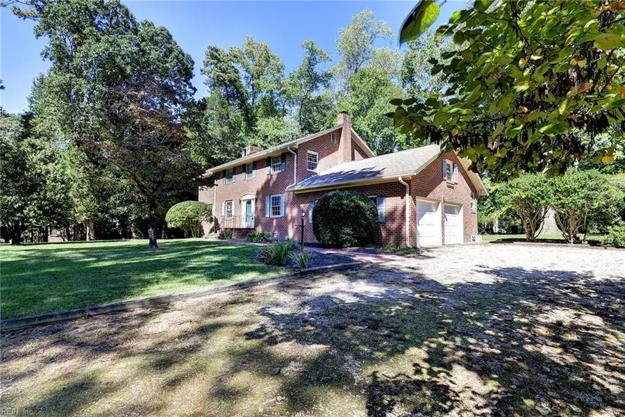 265 E Queens Drive, Williamsburg, VA 23185 - #3