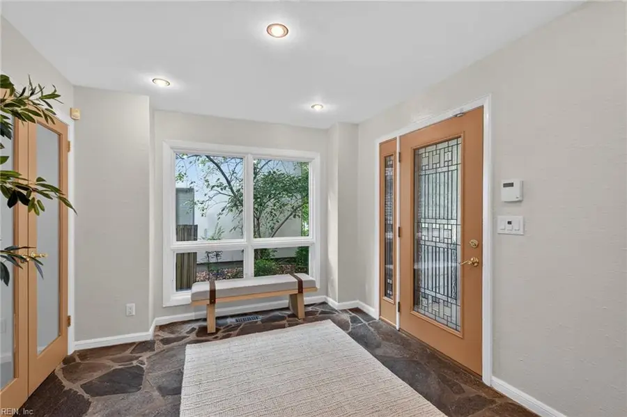1320 Botetourt Gardens, Norfolk, VA 23517 - #3