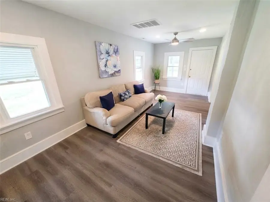 125 S 5th Street, Suffolk, VA 23434 - #3