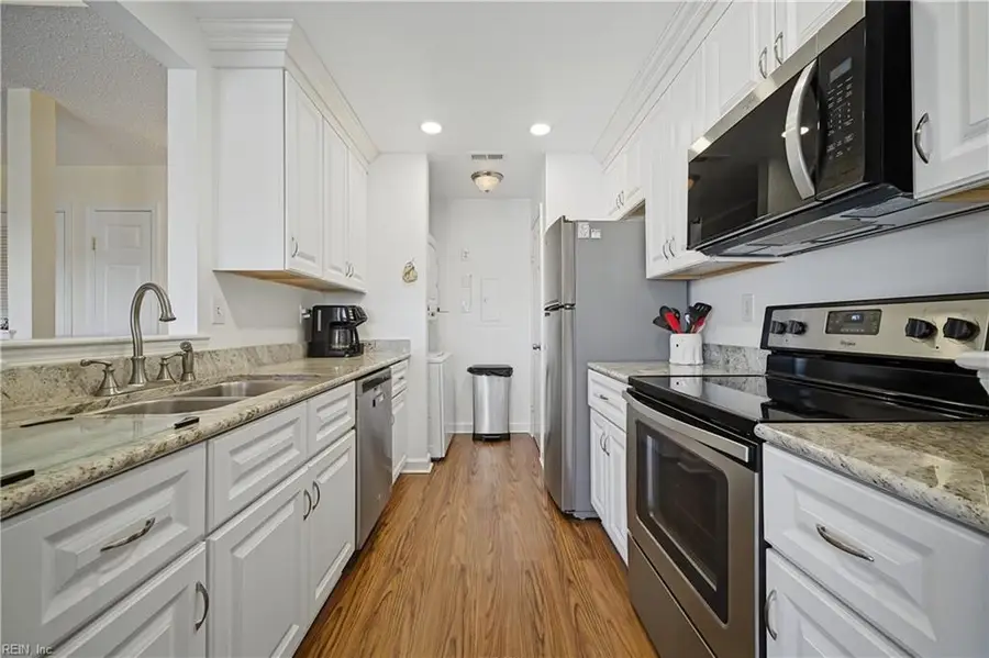 423 Harbour Point #305, Virginia Beach, VA 23451 - #3
