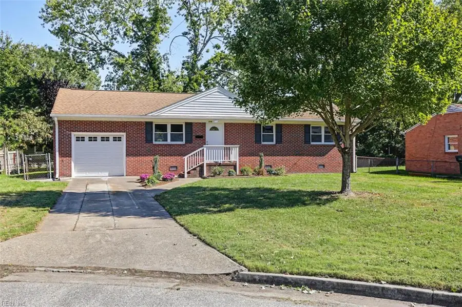 516 Brentwood Drive, Newport News, VA 23601 - #3