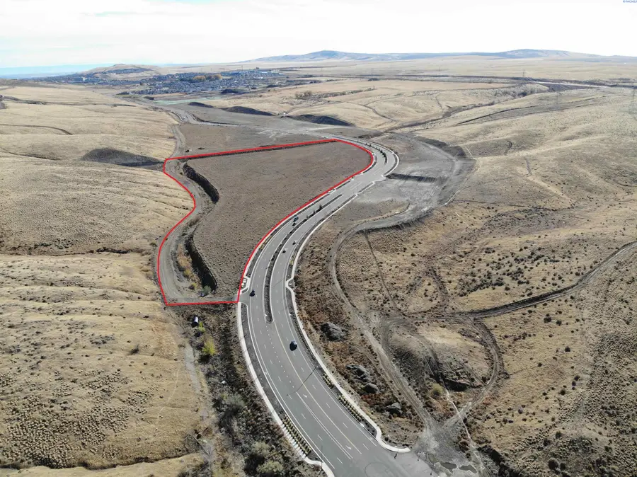 7641 W Bob Olson Pkwy, Kennewick, WA 99336 - #2