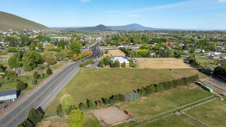 3807 E Lattin Road, West Richland, WA 99353 - #2