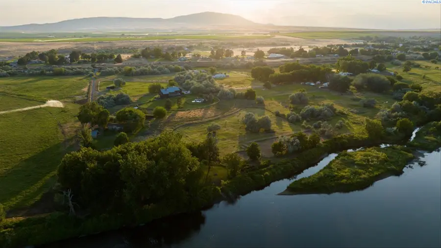 90705 Yakima River Drive, West Richland, WA 99352 - Image #3