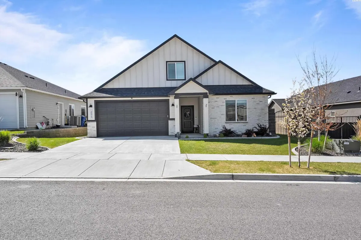 2573 Brodie Ln, Richland, WA 99352 - Image #1